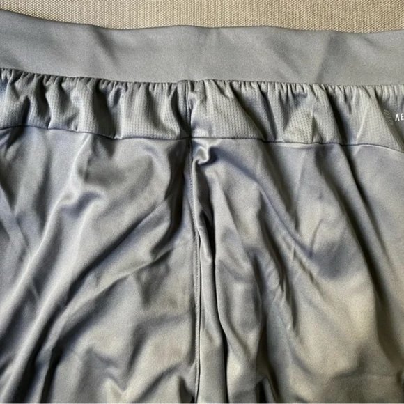 NWT ADIDAS Mens 3S PES Aeroready Shorts gray White Stripes Zipper Pocket - Picture 9 of 11